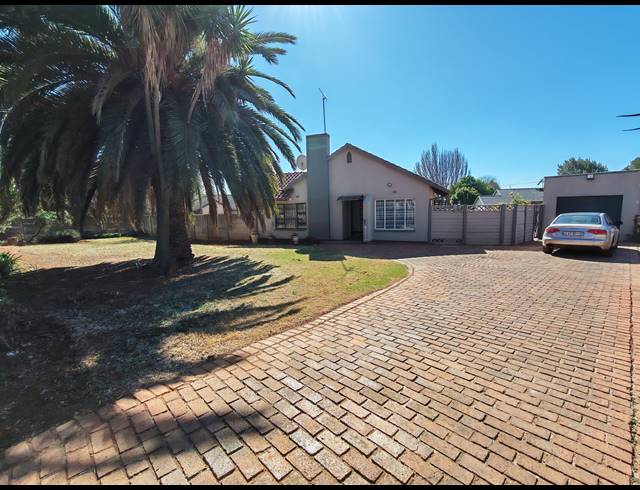 4 BEDROOM HOUSE FOR SALE IN BIRCH ACRES